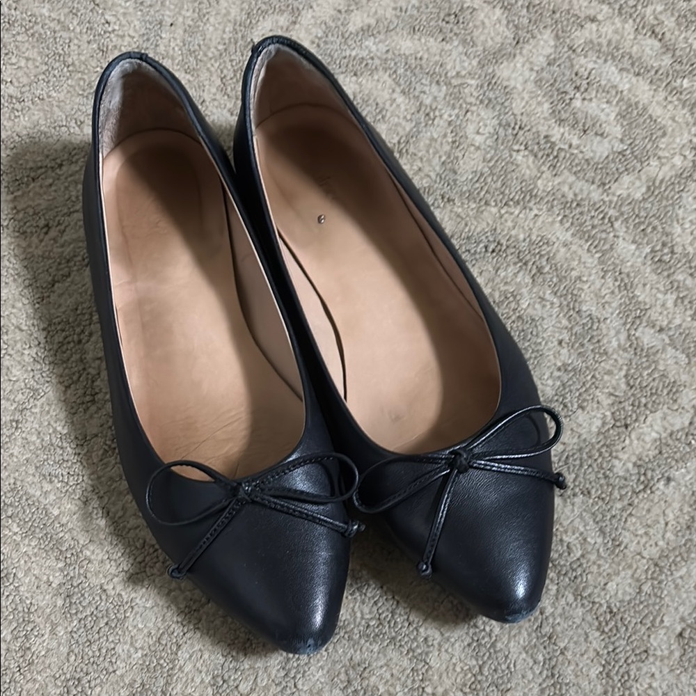 Quince Italian Leather Pointed Bow Flat